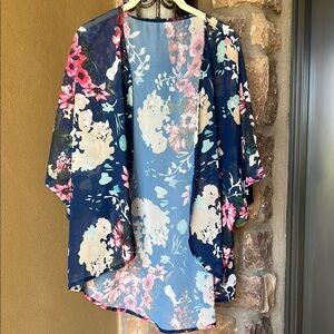 Super Cute Floral Kimono Cardigan Sz: M/L